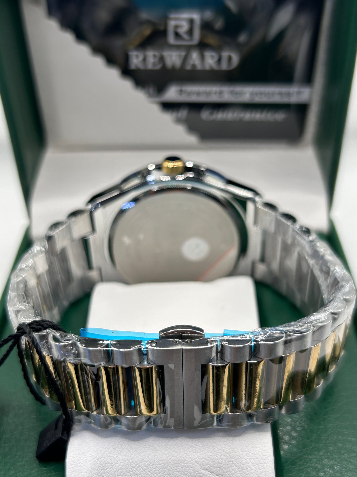 REWARD Luxury Chronograph Watch – White Dial Two-Tone Gold & Black Bezel