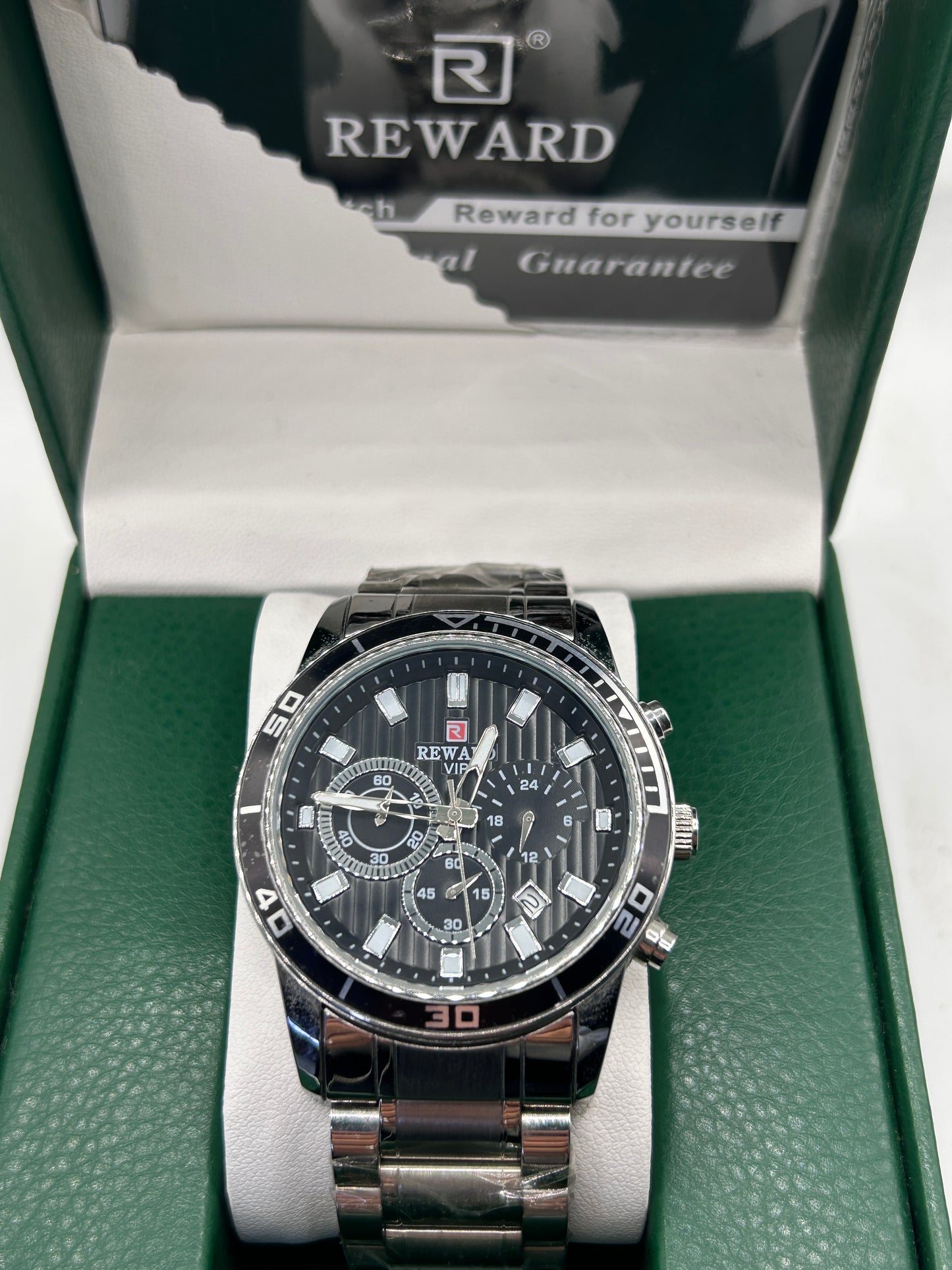 REWARD Luxury Chronograph Watch – Black Dial Stainless Steel Bracelet