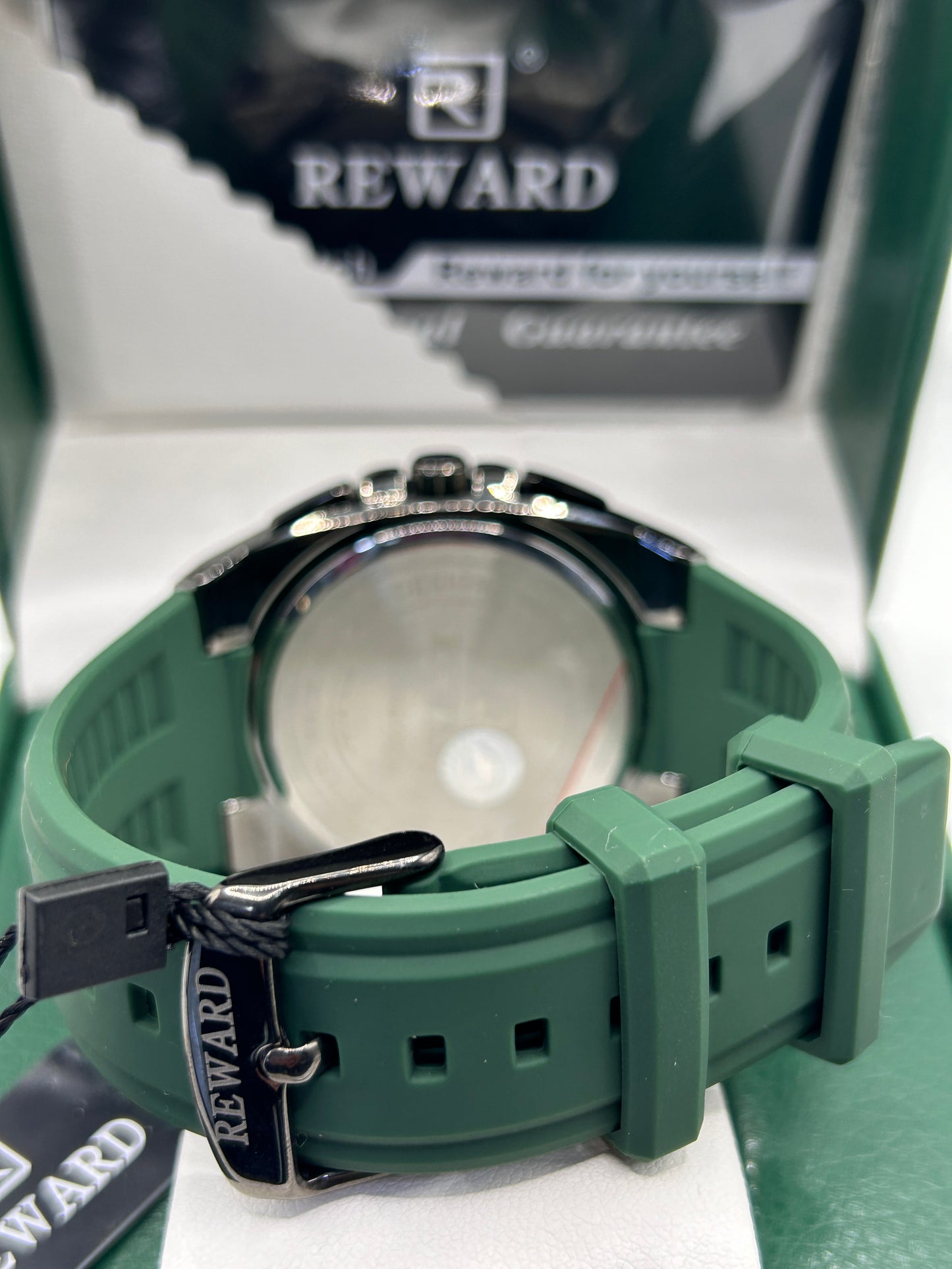 REWARD Luxury Chronograph Watch – Green Dial Black Case