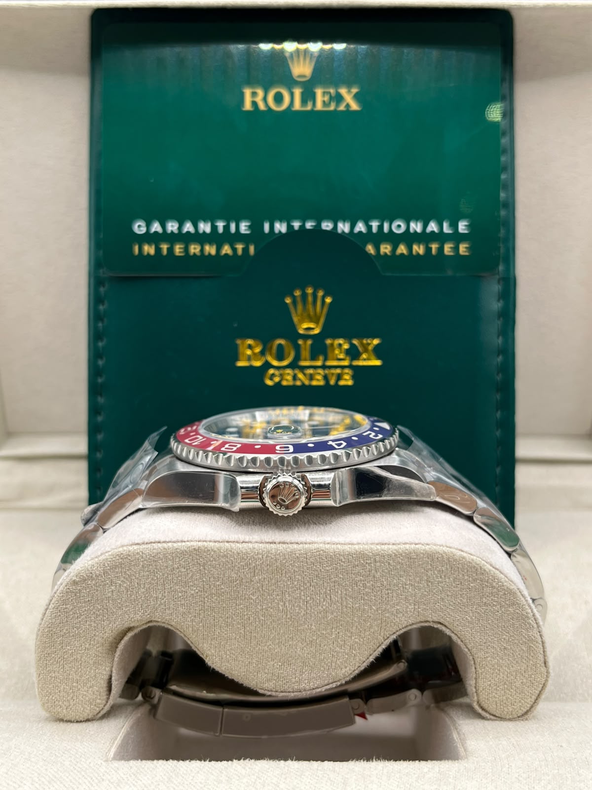 Clean Rolex GMT-Master II Pepsi (CLONE)