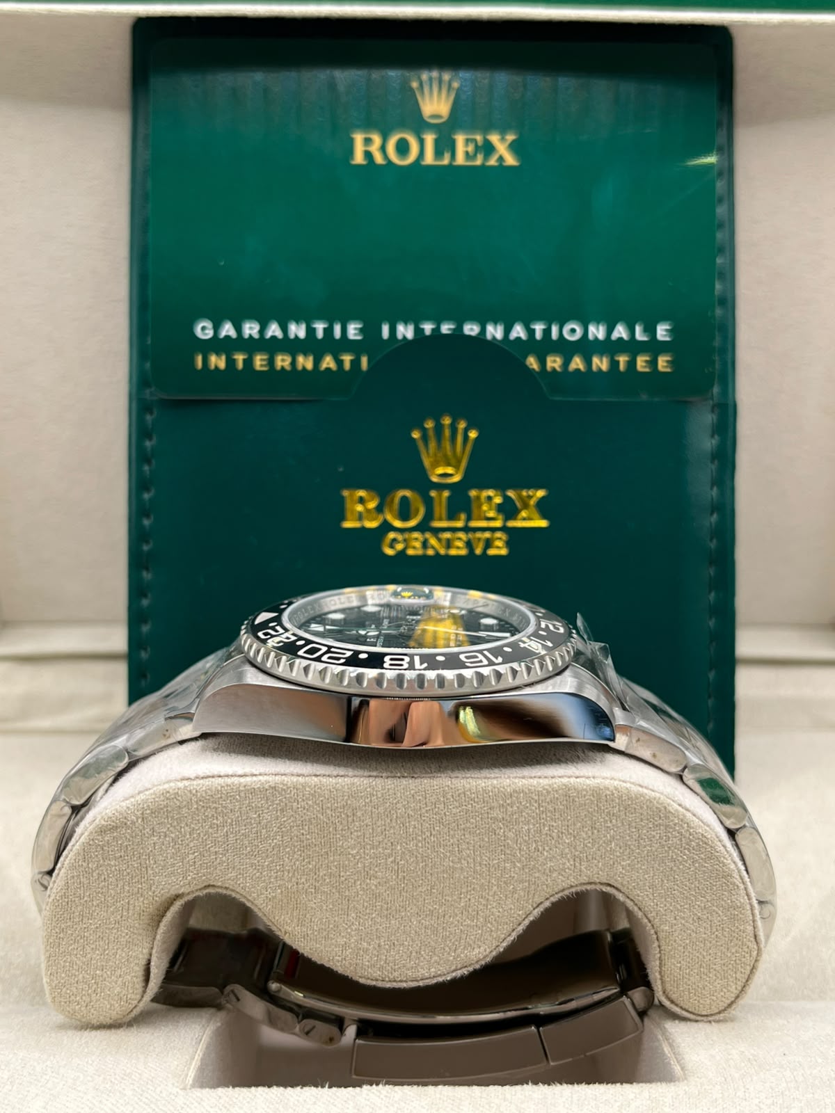 Clean Rolex GMT-Master II Batman (CLONE)