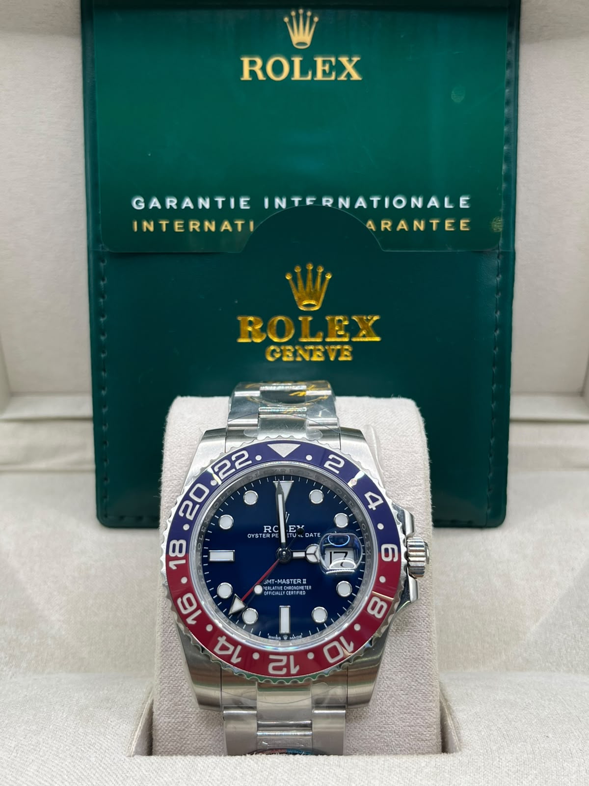 Clean Rolex GMT-Master II Pepsi (CLONE)