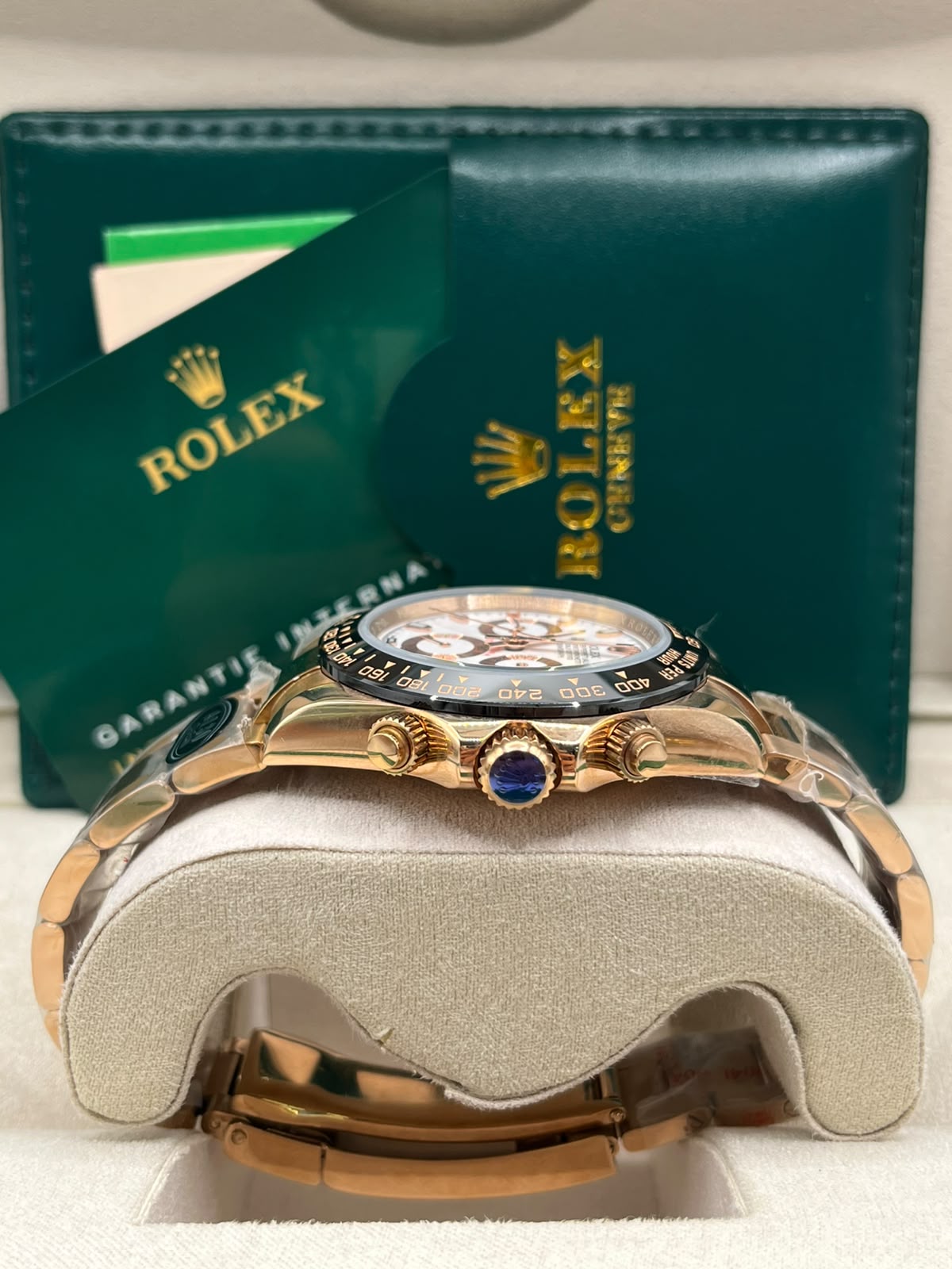 Rolex Cosmograph Daytona White Dial Gold Case Black Bezel (MASTER COPY)
